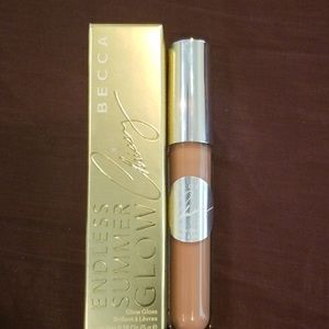 Becca Chrissy Gloss in Beach Bum
